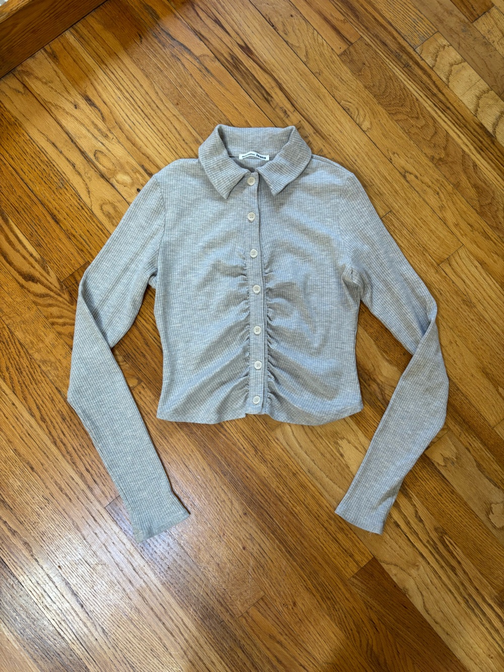 Reformation Elin knit top in oatmeal crop button down long sleeve size medium